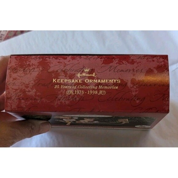 HALLMARK KEEPSAKE VINTAGE ORNAMENTS - DISNEY DONALD & DAISY IN VENICE 1998 - Picture 5 of 6